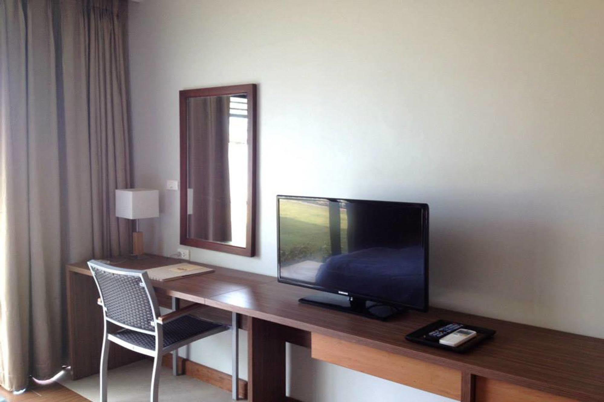 Fisherman'S Resort Haad Chao Samran Exterior photo